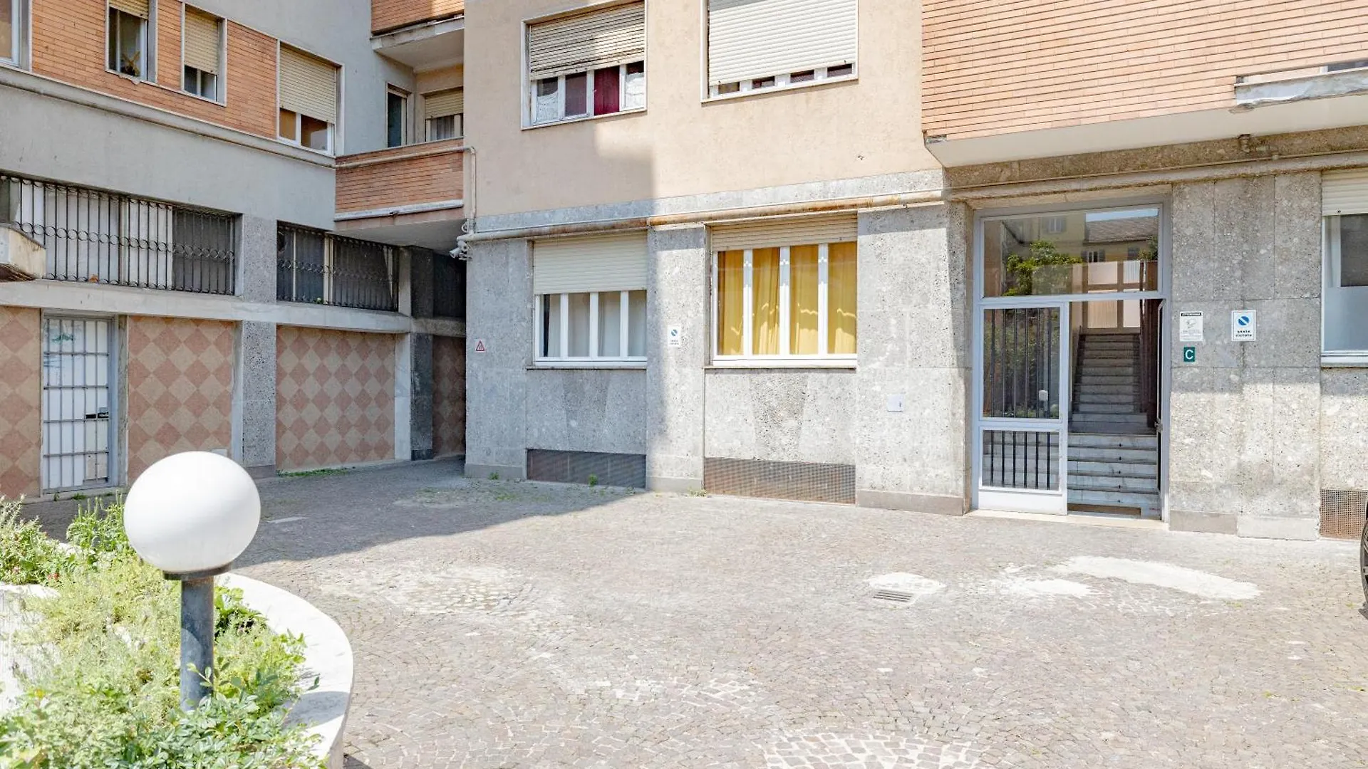 Guest house Lovely Room - 3 Milan Italy