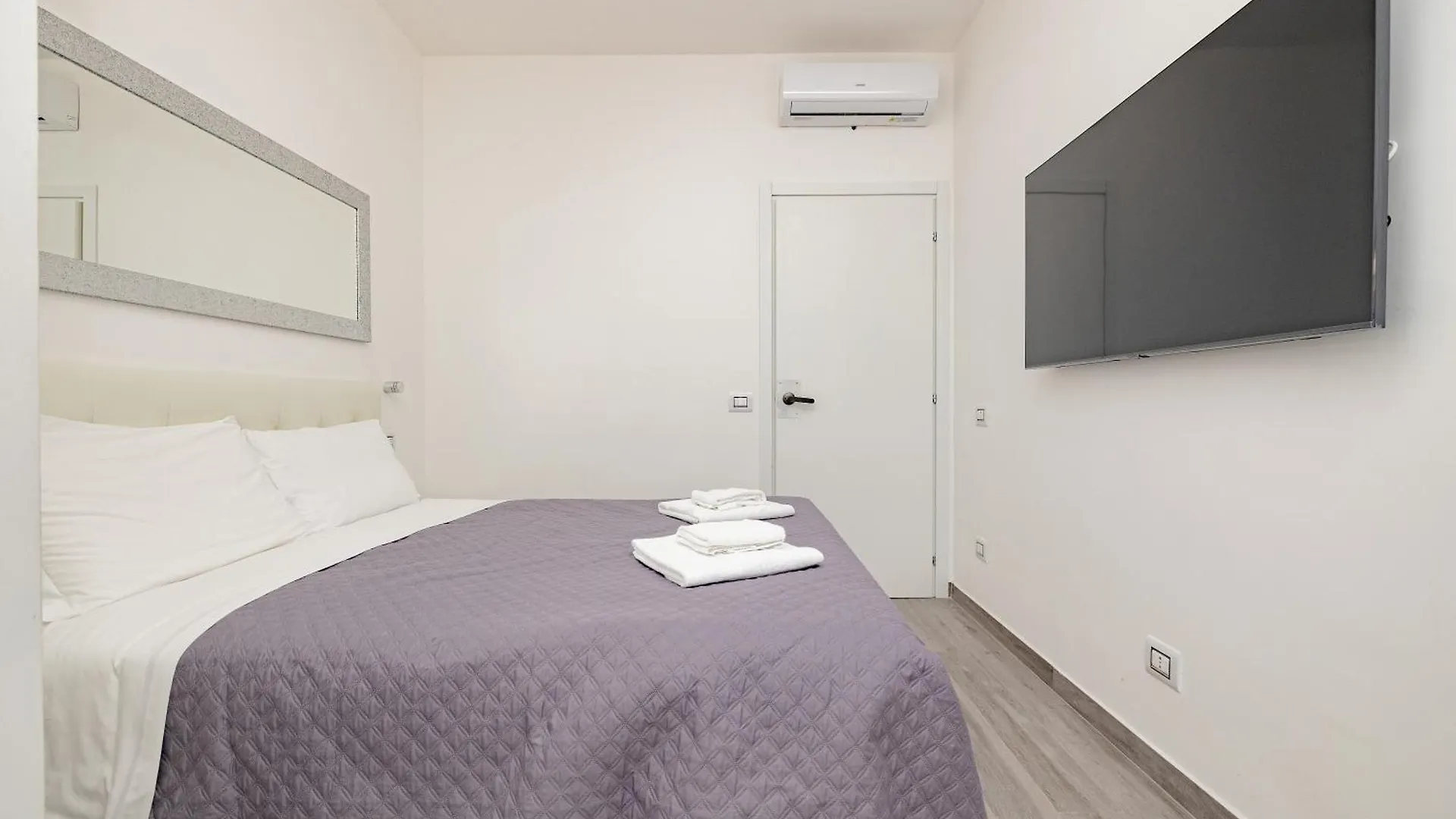 Lovely Room - 3 Milan